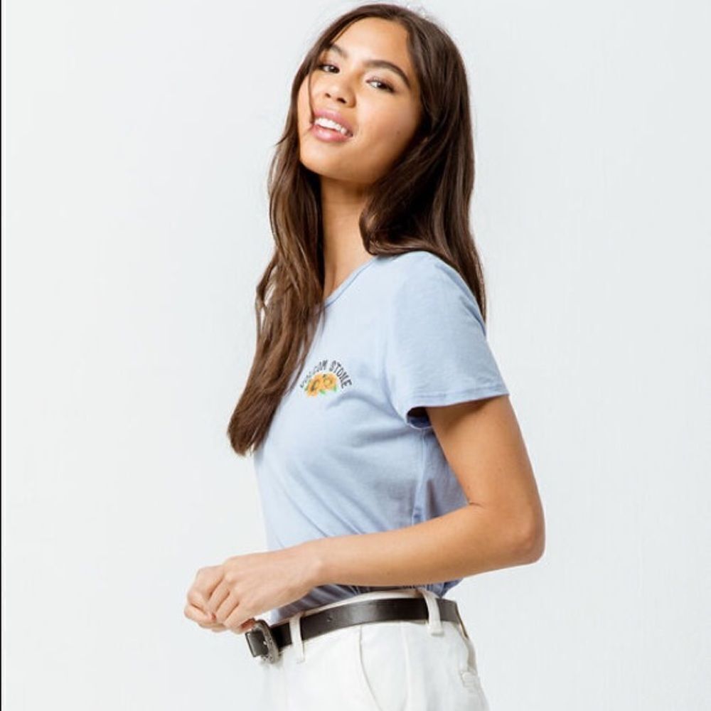 ✨ HP✨VOLCOM Retro Blossoms Light Blue Womens Tee✨